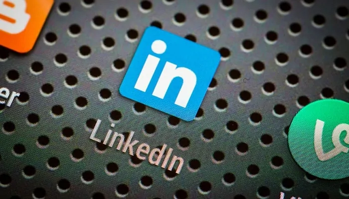 LinkedIn logo .eClincher, social media management tool