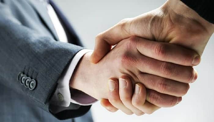 Shake hands .eClincher, social media management tool